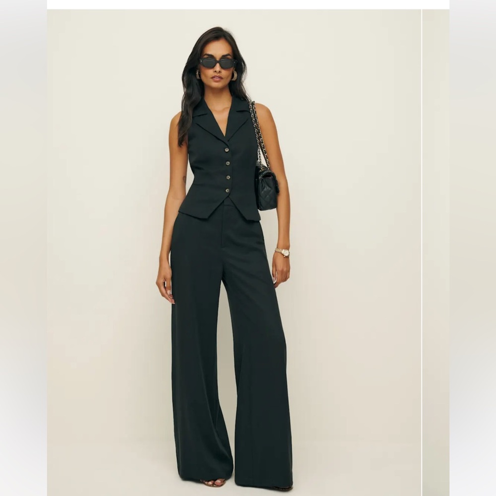 Reformation Taryn set in black brand new with tags, in original packaging. Sz 6 - Picture 2 of 4